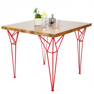 Дървена и метална маса