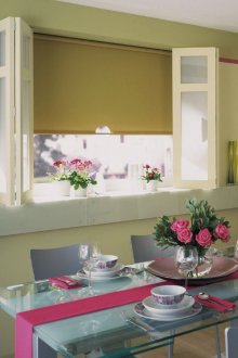 Маслинови ролетни щори в кухнята