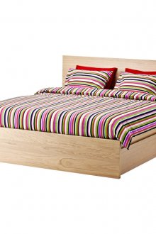 Кафяво легло с чекмеджета