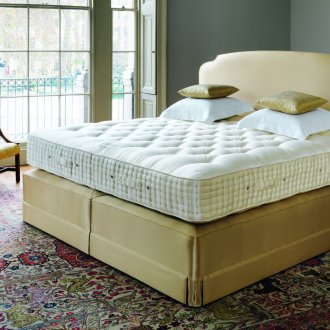 Бежово високо легло с чекмеджета