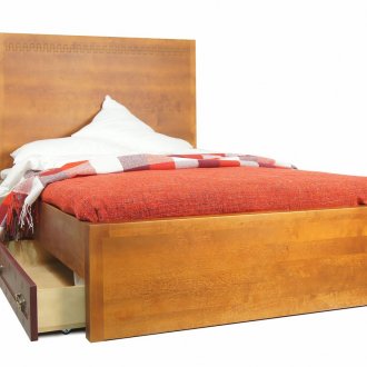 Детско легло с чекмеджета от дърво