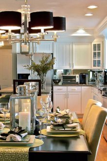 Черен полилей и прожектори в кухнята