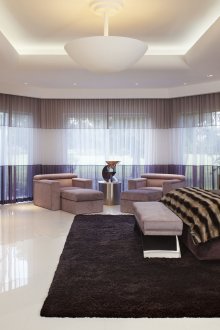 Кафяво-бяла спалня 18 кв.м.