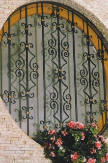 Стационарна решетка за кръгли прозорци