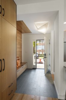 Необичаен полилей в коридора