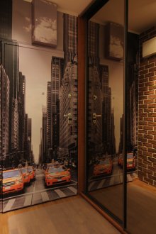 Гардероб във фоайето в стил лофт