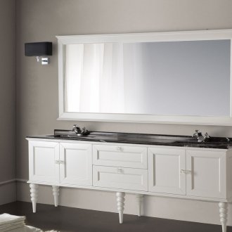 Дълъг бял шкаф с черен плот в банята