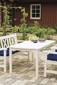 Мебели от бял бор за градина