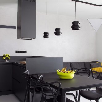 Черно-бяла стилна кухня.