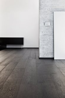 Schwarz-Weiß-Raum im Stil des Konstruktivismus
