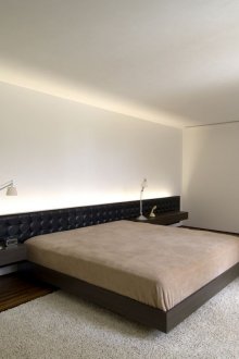 Perabot bilik tidur minimalis hitam dan coklat