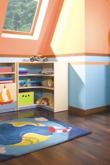 Стелажи и скринове за съхранение на детски играчки