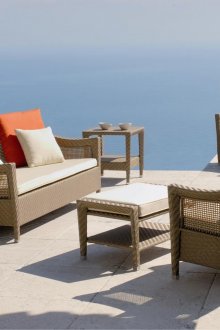 Мебели от сиво ракито на открито