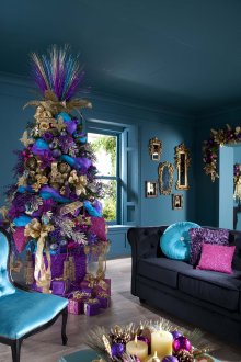 Лилаво-златист декор на коледно дърво за Нова година