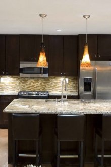 Черен и сив комплект с остров