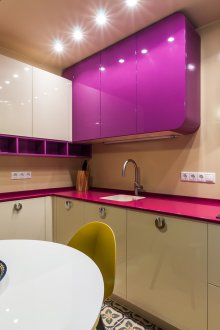 Бежова и розова кухня