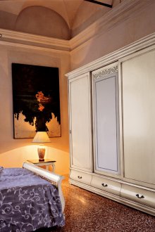 Класически бежов гардероб