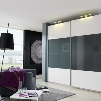 Сив и бял гардероб в хола