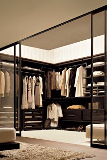 Съблекалня с прозрачни врати