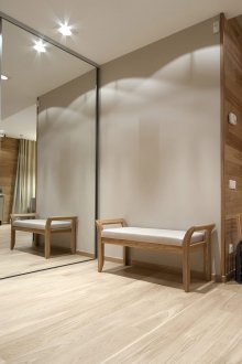 Голям вграден гардероб в коридора