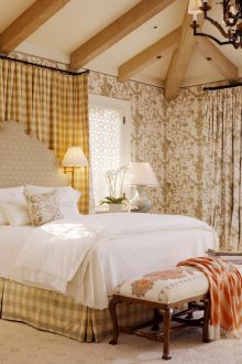 Vorhänge im englischen Stil im Schlafzimmer