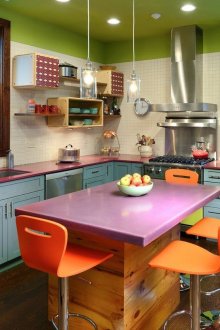 Bright kitchen 10 sq m with island