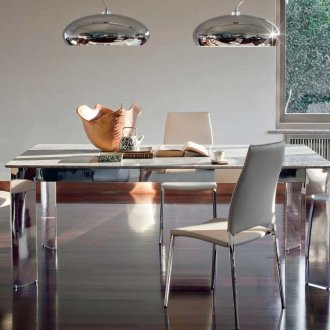 Метални полилеи в трапезарията