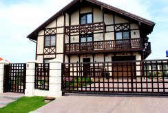 Rumah bergaya tiga tingkat di Bavaria