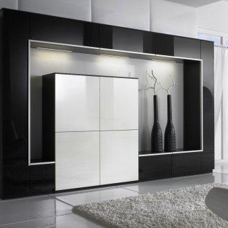 Осветена стена