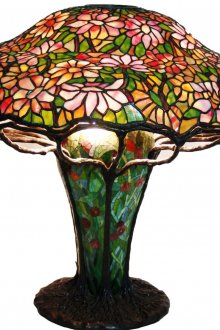 Лампа за маса Art Nouveau в техника на витражи