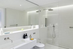 Bathroom design 5 sq m in white colors