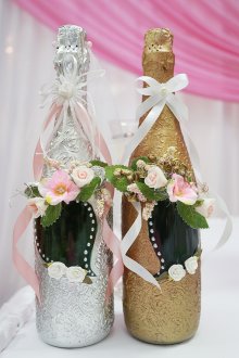 Красива декорация на бутилки за сватба