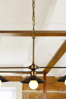 Класически бронзов полилей