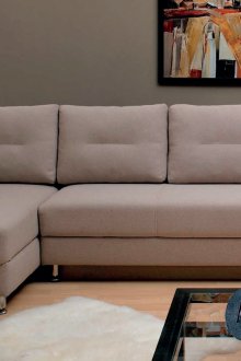 Бежов ъглов диван в хола