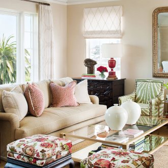 Бежов диван еврокнига в хола в стила на арт деко