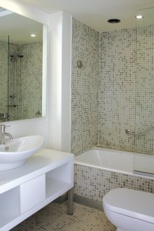Mosaic dalam reka bentuk bilik mandi