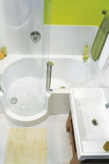 Mandi putih kapur dengan pancuran mandian