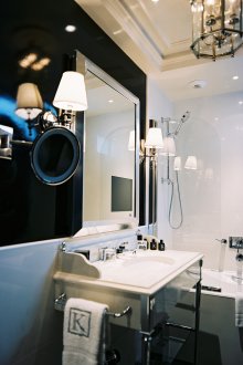 Art Deco Black and White Bathroom