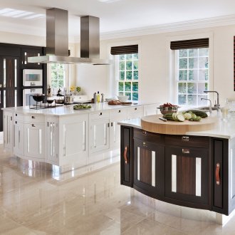 Просторна кухня