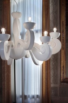 Бял дизайнерски класически полилей