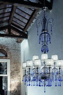 Бял и син класически полилей