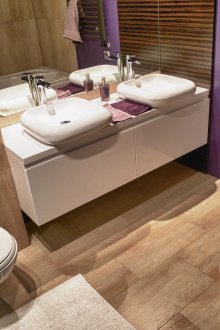 Bilik Mandi Violet Brown