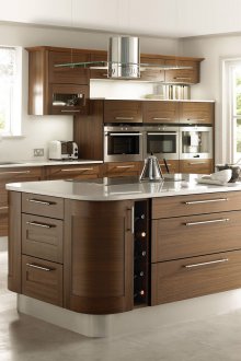 Уютна кухня с остров