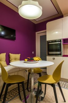 Violet yellow accents in the kitchen