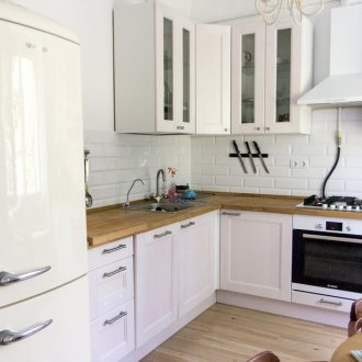 White and Brown Corner Kitchen