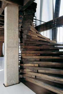 Спирално стълбище в стил лофт