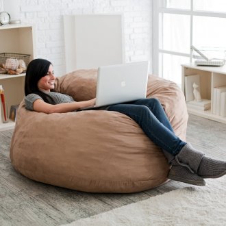 Бежов стол без рамки