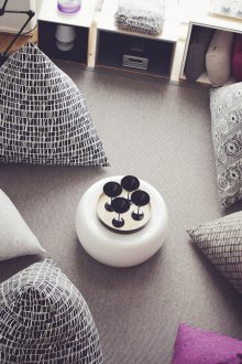 Цветни боб чанти в хола