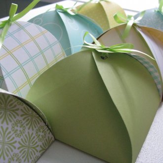 Красиви пирамиди за украса на подарък