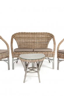 Леки плетени мебели